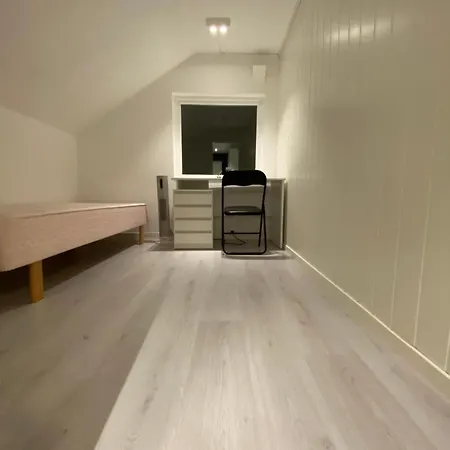 Cozy Little Attic דירה